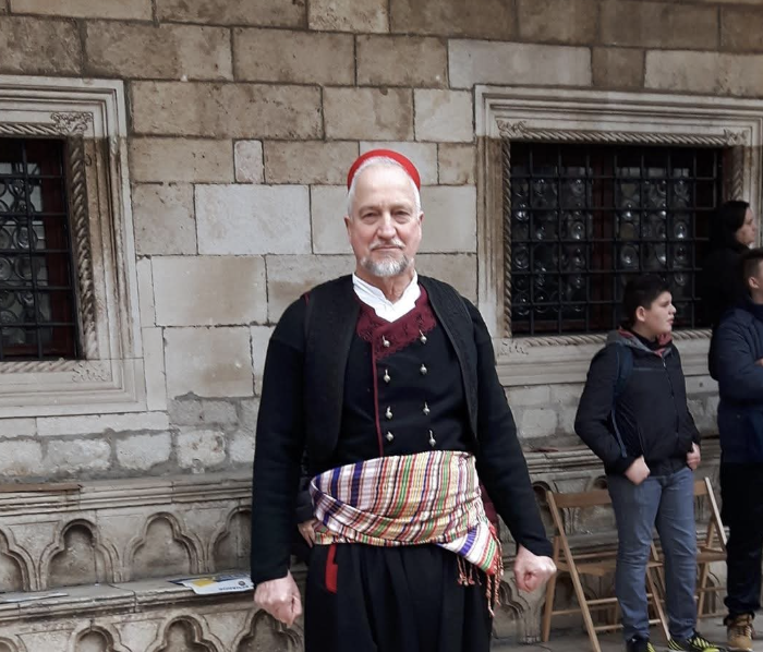 UPUTIO EMOTIVNU PORUKU